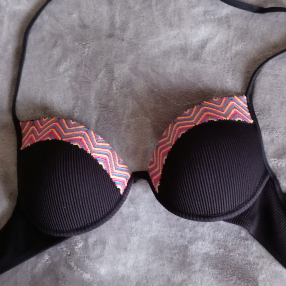 Shade and Shore Bikini Top Size 34C
